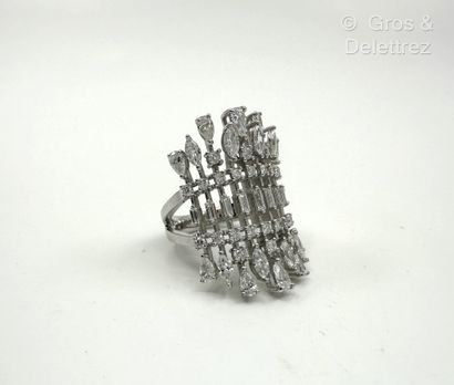 Bague bandeau en or gris 750 millièmes à...