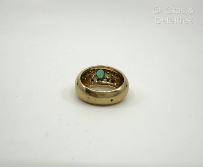 Travail français
Bague jonc bombé en or jaune...
