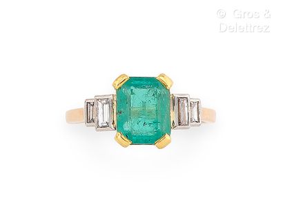 Bague en or jaune 750 millièmes, platine...