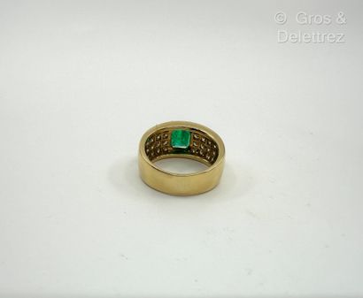 Travail italien
Bague bandeau en or jaune...