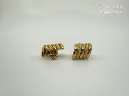 Travail italien
Paire de boucles d’oreilles...