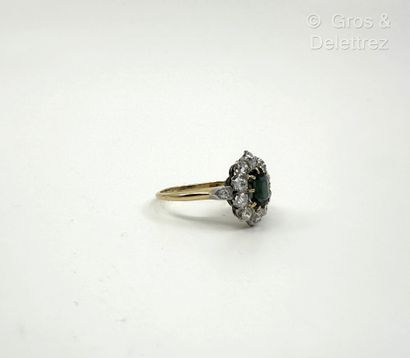 Bague pompadour en or jaune 750 millièmes...