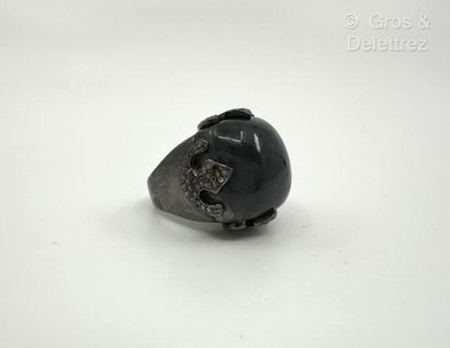 Bague d’artiste en argent noirci 800 millièmes...