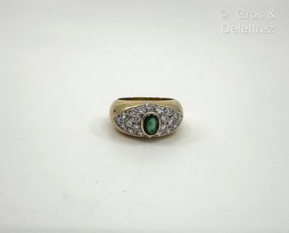 Travail français
Bague jonc bombé en or jaune...
