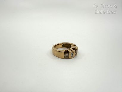 Travail français
Bague en or jaune 750 millièmes...