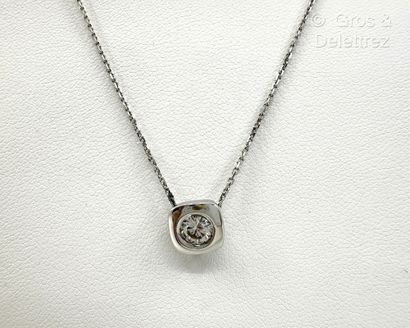 Collier en or gris 750 millièmes à fine maille...