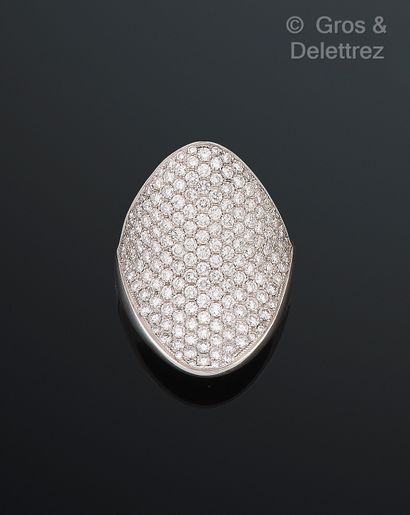 Bague bandeau marquise en or gris 750 millièmes...