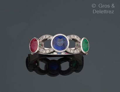 Travail français
Bague jonc ajourée en or...