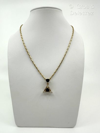 Travail français des années 1980-1990
Collier...