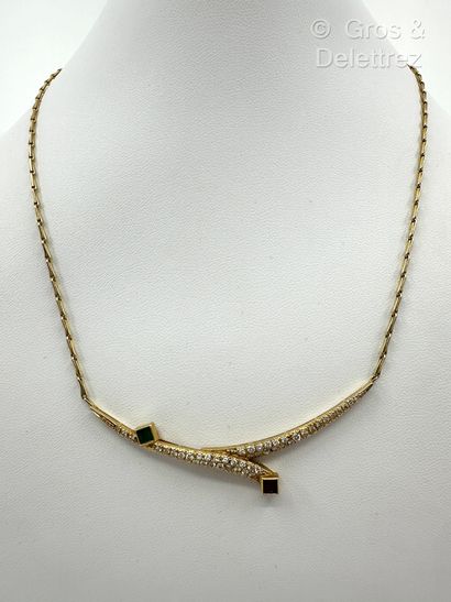 Travail français des années 1980
Collier...