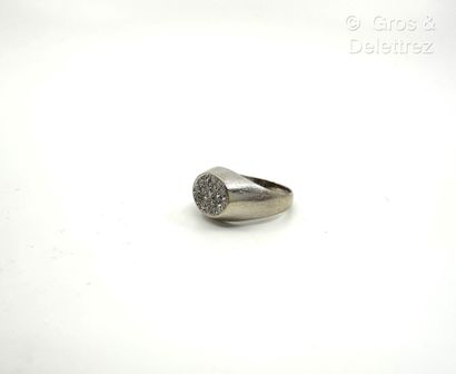 Bague chevalière en or rhodié satiné 750...