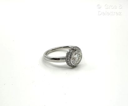 Bague à chaton circulaire en or gris 750...