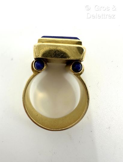 Travail français des années 1970
Bague chevalière...