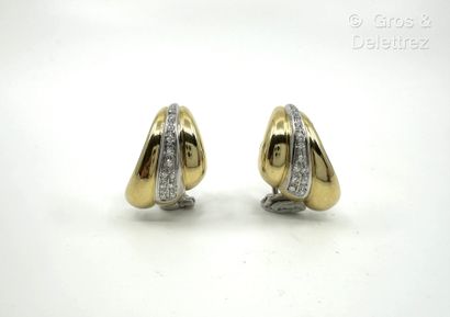 Travail italien
Paire de boucles d’oreilles...