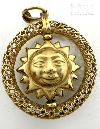 Travail italien
Pendentif « Soleil » pivotant...