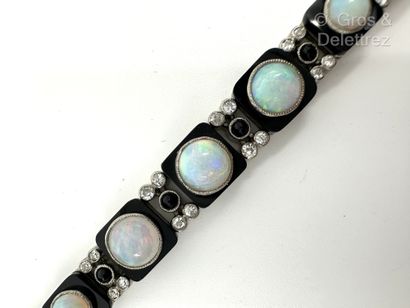 Travail dans l’esthétique Art Déco
Bracelet...
