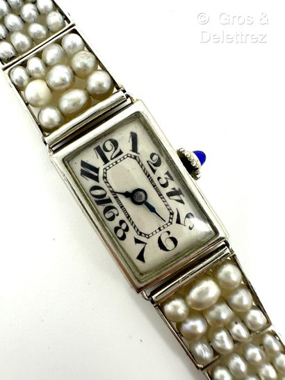 Travail suisse des années 1920-1930
Montre-bracelet...