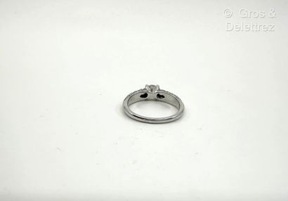 WASKOLL
Bague solitaire en or gris 750 millièmes...