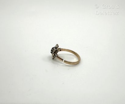 Travail de la fin du XIXe-début du XXe siècle
Bague...