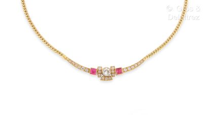 Travail français des années 1980
Collier...