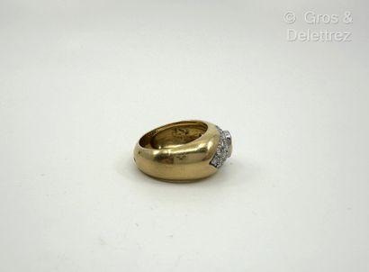 Travail français
Bague jonc bombé en or jaune...