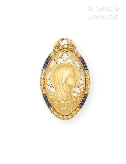 Travail français des années 1920
Pendentif...
