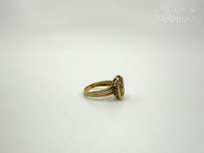Travail français
Bague en or jaune 750 millièmes...