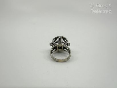 Travail des années 1960
Bague « Fleur » en...