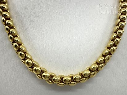 ARTHUS BERTRAND
Collier en or jaune 750 millièmes...