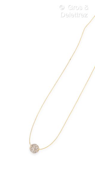 Travail italien
Collier semi-rigide en or...