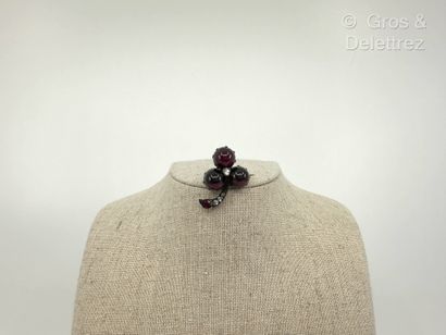 Travail français de la fin du XIXe siècle
Broche...