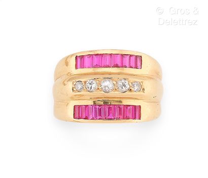 Travail français des années 1980
Bague bandeau...