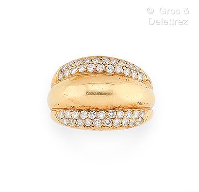 Bague triple godrons en or jaune 750 millièmes...
