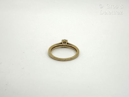 Bague solitaire en or jaune 750 millièmes...