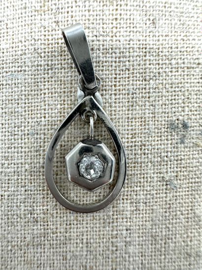Pendentif « Goutte » en or gris 750 millièmes...