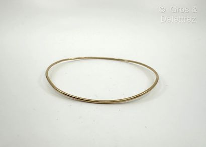 Travail français
Bracelet jonc en or jaune...