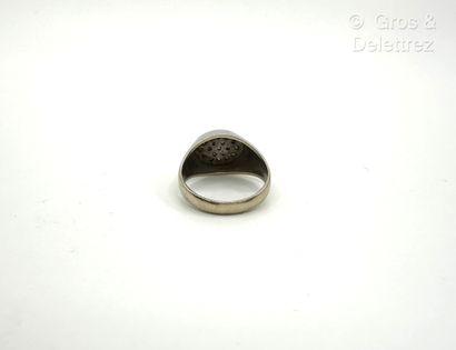 Bague chevalière en or rhodié satiné 750...