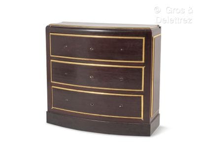 Travail 1925
Commode en bois mouluré laqué...