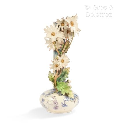 Travail 1900
Important vase en barbotine...