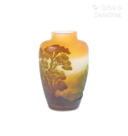 ETABLISSEMENTS GALLE
Vase en verre multicouche...