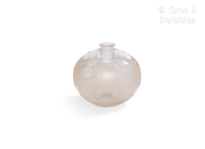 Gaetan JEANNIN (XIX-XXe)
Vase en verre à...