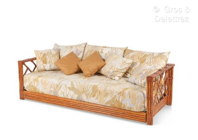 MAUGRION EDITEUR
Four-seat rattan sofa that...
