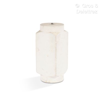 Travail français 
Lampe en plâtre de forme...