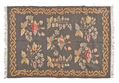 Travail vers 1940
Tapis en laine à décor...