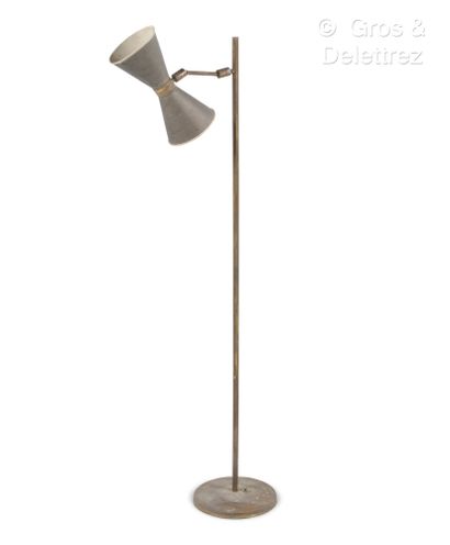 Travail 1950
Lampadaire en métal laqué présentant...