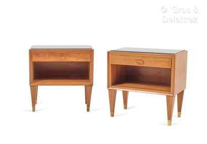 Travail 1950
Paire de tables de chevet en...