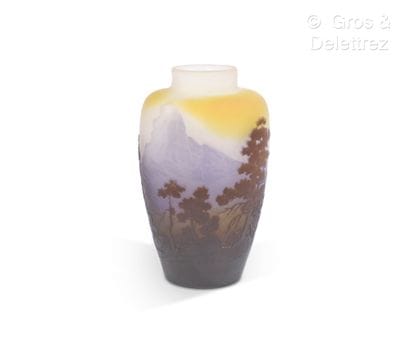 ETABLISSEMENTS GALLE
Vase en verre multicouche...