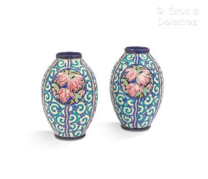 BOCH LA LOUVIERE
Paire de vases en céramique...