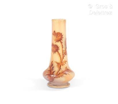 DAUM NANCY 
Petit vase soliflore en verre...