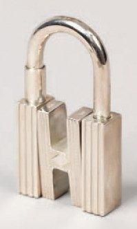 HERMES Paris
Porte-clefs cadenas en argent...